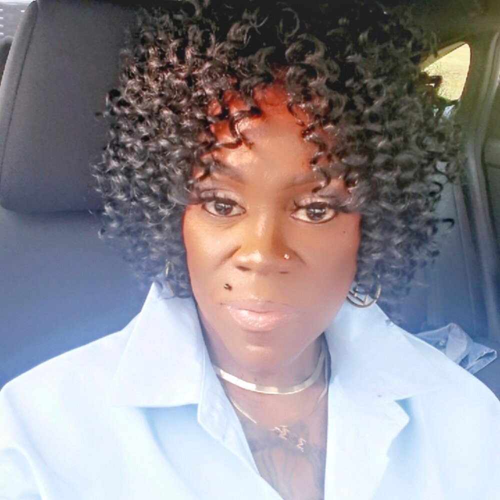 Meet your Posher, Raquel